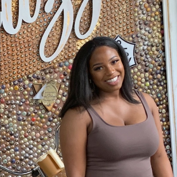 Meet your Posher, Monique - Picture 1 of 1